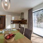 Strasser * Söll